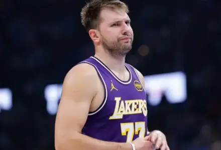Lakers Loss Exposes Flaws in Tough Defeat